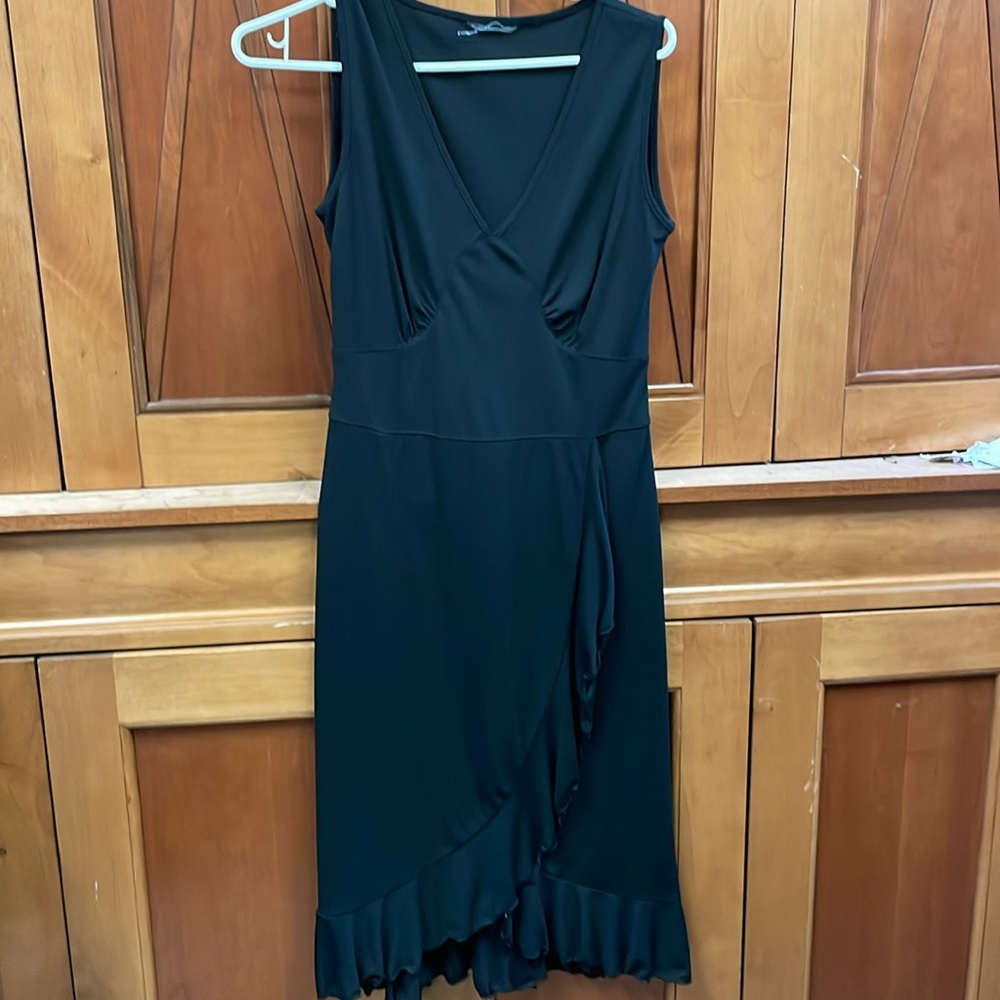 Confert black short sleeve dress